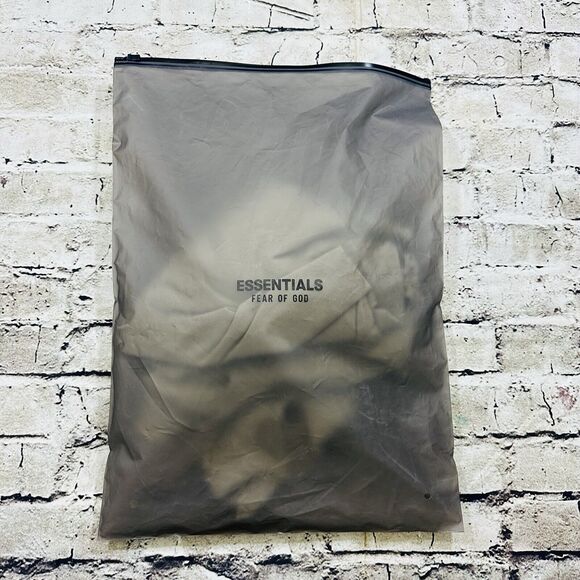 Fear of God Essentials T-Shirt Mens Medium Seal Crew Neck Shirt - Picture 11 of 13